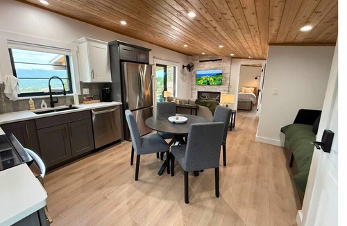 Woodland Park Condo | Luxe Loft of Woodland Park CO - 338290nNew Build w/Hot Tub nBalcony Views