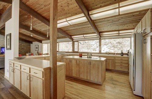 Boulder House | Luxe Private Mountain Lodge 5 Bdrm Home HOT TUB - WiFI Min. to town