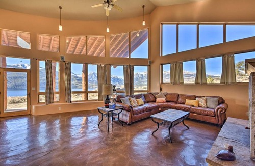 Twin Lakes House | Luxe Twin Lakes House with Mountain and Lake Views!