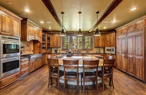 Boulder Ridge House | Luxurious 6BR, Hot Tub, 3Min Walk to Main Lifts