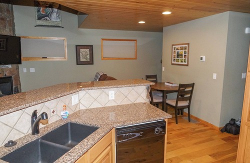 Stanley Hills House | Luxurious Black Canyon home near the Stanley Hotel