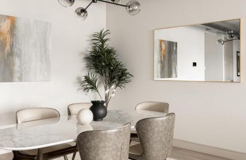 Jefferson Park House | Luxurious Escape - Walk to Empower Field - Tesoro