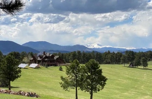 Indian Hills House | Luxurious executive mountain retreat