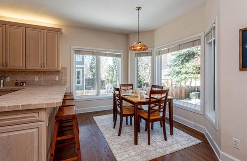 Arapahoe Ridge House | Luxurious High End 4BR Boulder Retreat