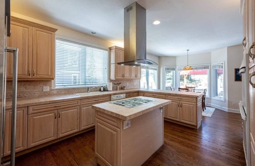 Arapahoe Ridge House | Luxurious High End 4BR Boulder Retreat