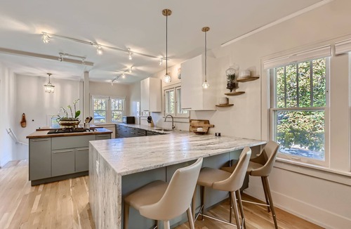 Congress Park House | Luxurious living at the newly renovated private Monroe Bungalow, Central Denver,