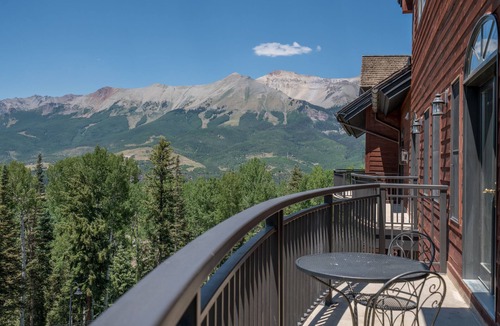 Mountain Village Condo | Luxurious Pet-Friendly 4-Bedroom Condo With Stunning Mountain Views & Exquisite