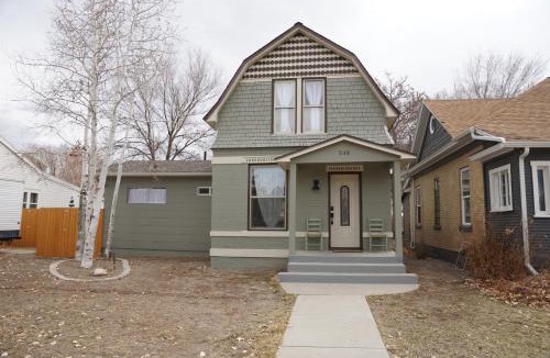 Delta House | Luxurious Renovated Gem in Convenient Location!