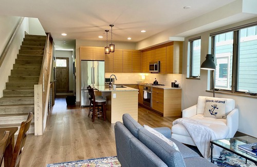 Carbondale House | Luxurious Shadowrock Townhouse: Breathtaking Views & Premier Mountain Living