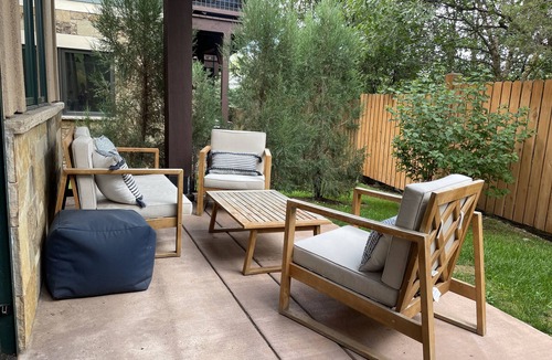 Carbondale House | Luxurious Shadowrock Townhouse: Breathtaking Views & Premier Mountain Living