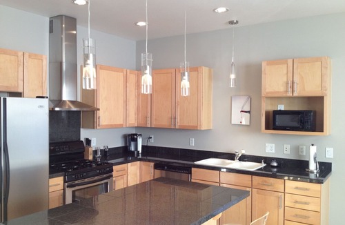 LoDo Condo | Luxury 2-Bed Riverfront Lodo. Great location, large Deck, 77" TV. On the Creek.