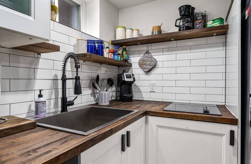 Capitol Hill Condo | Luxury 2 Bedroom Suite (In Historic Cheesman Park)