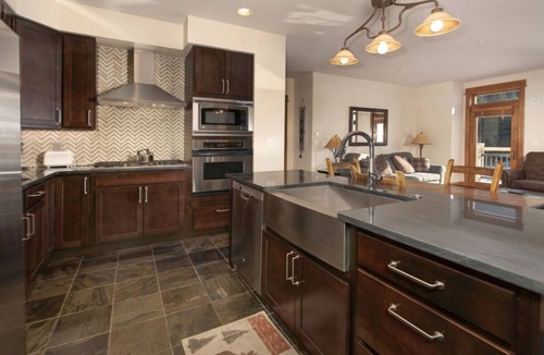 River Run Condo | Luxury 2BR ski-in Lone Eagle w/- firepit, heated pool, hot tubs, gym and more!