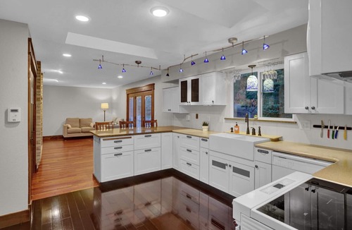 Briargate House | Luxury 3-bedroom getaway in the heart of CO Springs featuring breathtaking views