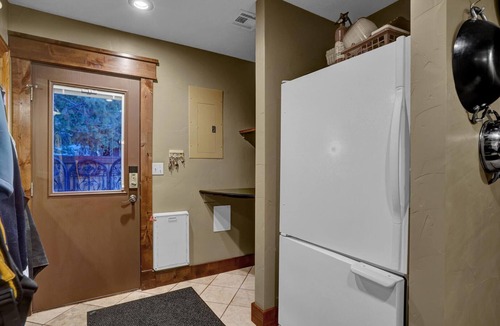 Briargate House | Luxury 3-bedroom getaway in the heart of CO Springs featuring breathtaking views