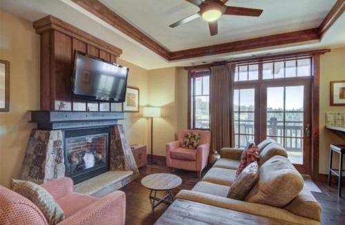 Peak 8 Apartment | Luxury 3 Bedroom Ski In, Ski Out One Ski Hill Residence Located At The Base Of Peak 8 With Hot Tub Access