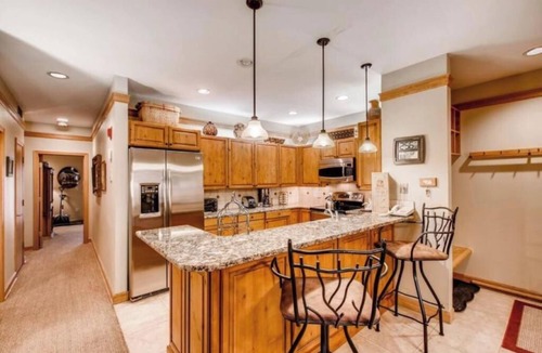 Mountain House Condo | Luxury 3BR ski-in, ski-out Chateaux condo w/hot tub and shuttle to River Run!