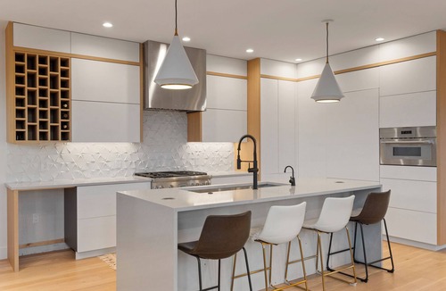 Villa Park House | Luxury 4 Bedroom 4.5 Bath Gourmet Kitchen Skyline: Broncos, Sloan's, Central
