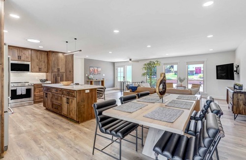 Northeast Colorado Springs House | Luxury 5BD CO Retreat,Hot Tub,Fire Table,Mtn Views