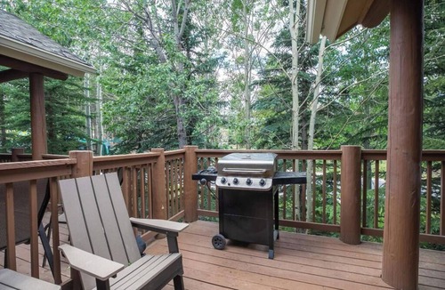 Four O'Clock House | Luxury 5BR Elk townhome, sleeps 14 w/hot tub, one block from Snowflake Lift