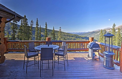 Quandary Village Cabin | Luxury Breckenridge Cabin w/ Mountain Views