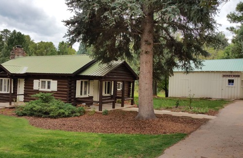 Hermosa Cabin | Luxury Cabin, Glamping Barn & Tipi, 1/3 mi creek, trout pond & swimming hole