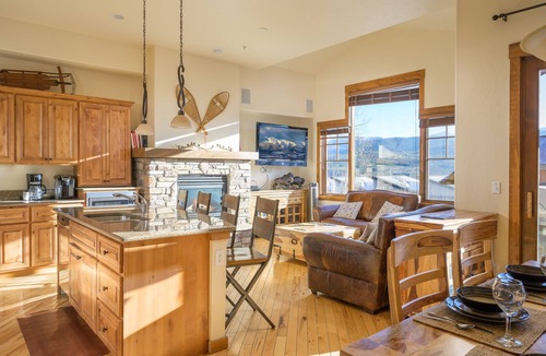 Bear Crossing House | Luxury Chalet 1415 I Private Hot Tub I Great Views I Best Price I Discounted Attractions