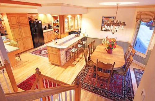 Historic District House | Luxury Chalet 5blk walk to Main, workspace, hot tub w/views, free ski shuttle