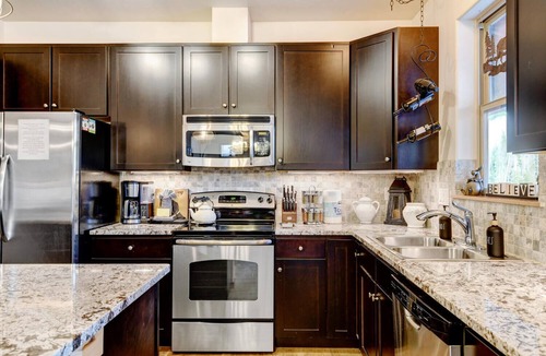 Winter Park House | Luxury Condo 414 I Pool I Club House I Hot Tub I Best Price I Discounted Attractions