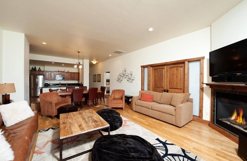 Purgatory Condo | Luxury Condo by Main Plaza - Walk to Slopes - Deck with Amazing Views