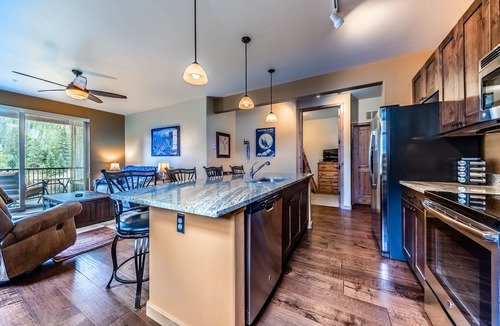 Winter Park Condo | Luxury condo in the heart of Town of WP. Access to pool, hot tub & pool table