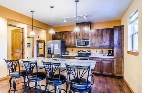 Winter Park Condo | Luxury condo in the heart of Town of WP. Access to pool, hot tub & pool table