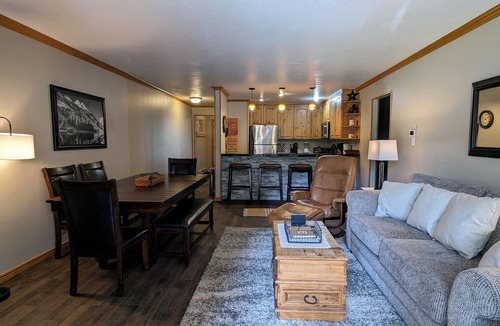 Avon Condo | Luxury Condo w/FREE WiFi, Parking, Heated Pool, Hot Tubs, Skier Shuttles