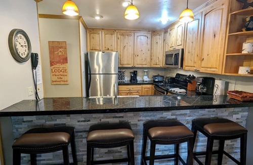 Avon Condo | Luxury Condo w/FREE WiFi, Parking, Heated Pool, Hot Tubs, Skier Shuttles