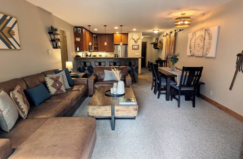 Avon Condo | Luxury Condo w/FREE WiFi, Parking, Heated Pool, Hot Tubs, Skier Shuttles