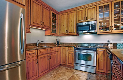 Vail Condo | Luxury Condo w Mtn View, walk to Gondola, SV22B