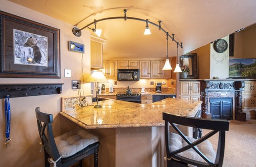 Copper Mountain Condo | Luxury Condo, Walk to Slopes, Ski Area Views, Largest 1 bedroom in the resort!