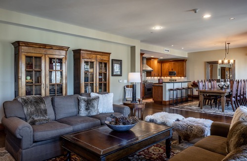 Avon Condo | Luxury DIRECT condo to ski slope access! The BEST Ski in/out Hummingbird Lodge