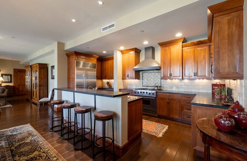 Avon Condo | Luxury DIRECT condo to ski slope access! The BEST Ski in/out Hummingbird Lodge