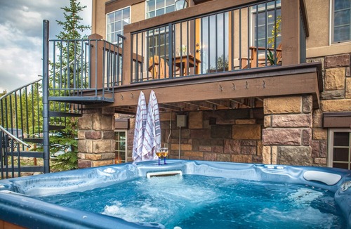Winter Park House | Luxury Downtown Condo - Private Hot Tub! Walk to Dining and Ski Bus.