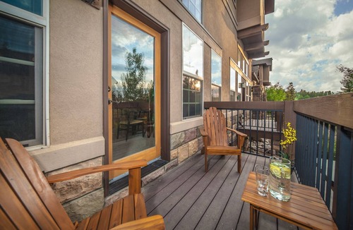 Winter Park House | Luxury Downtown Condo - Private Hot Tub! Walk to Dining and Ski Bus.