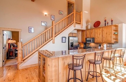 Three Peaks House | Luxury Eagles Nest House, Sleeps 10, Spacious Layout, Close to Hiking and Golf