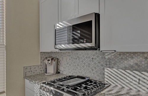 Northgate House | Luxury, Efficient, Comfortable and Upward Living “Tree House”!