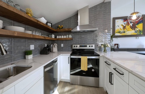 Morse Park Apartment | Luxury Escape near Red Rocks, Dwtn & Mtns!