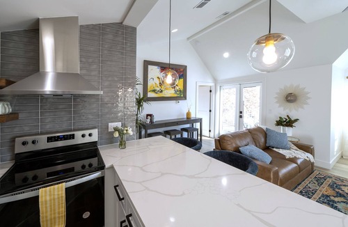Morse Park Apartment | Luxury Escape near Red Rocks, Dwtn & Mtns!