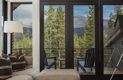 Blue River House | Luxury estate with swim spa, game tables, fire pit, all minutes from downtown Breck and the slopes!
