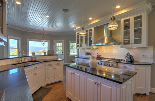 Glenwood Springs House | Luxury Home w/Large Deck, Fire Pit, & Stunning Mountain Views! 5 mi. to skiing!