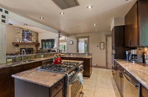 Purgatory House | Luxury Home with Stunning Views, Hot Tub, 5 Min. to Ski, Elevator, Dog Friendly