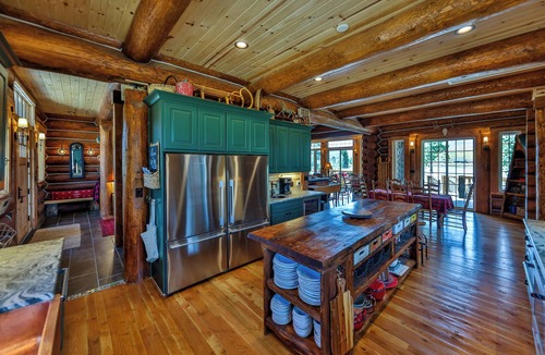 Grand Lake House | Luxury lakefront log home w/dock and boats bordering RMNP