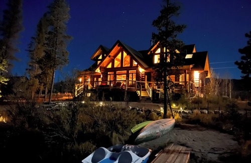 Grand Lake House | Luxury lakefront log home w/dock and boats bordering RMNP